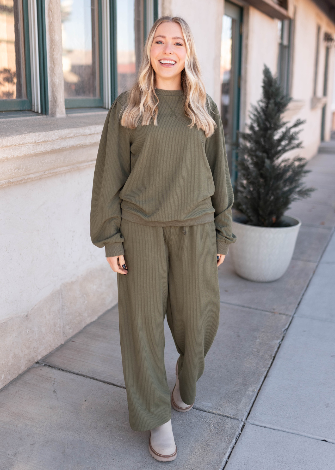Emilie Olive Textured Pants