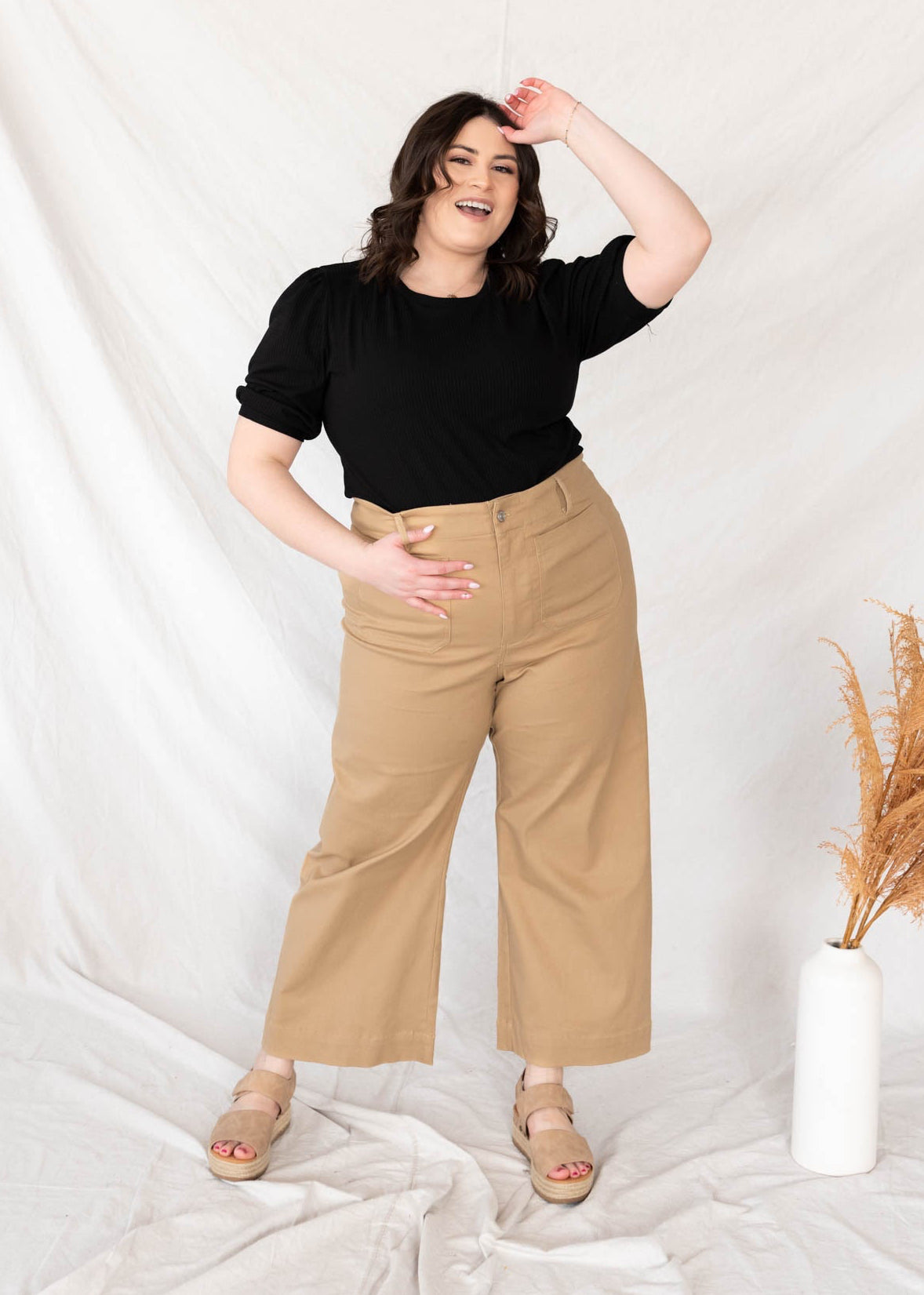 Hailee Basic Black Top
